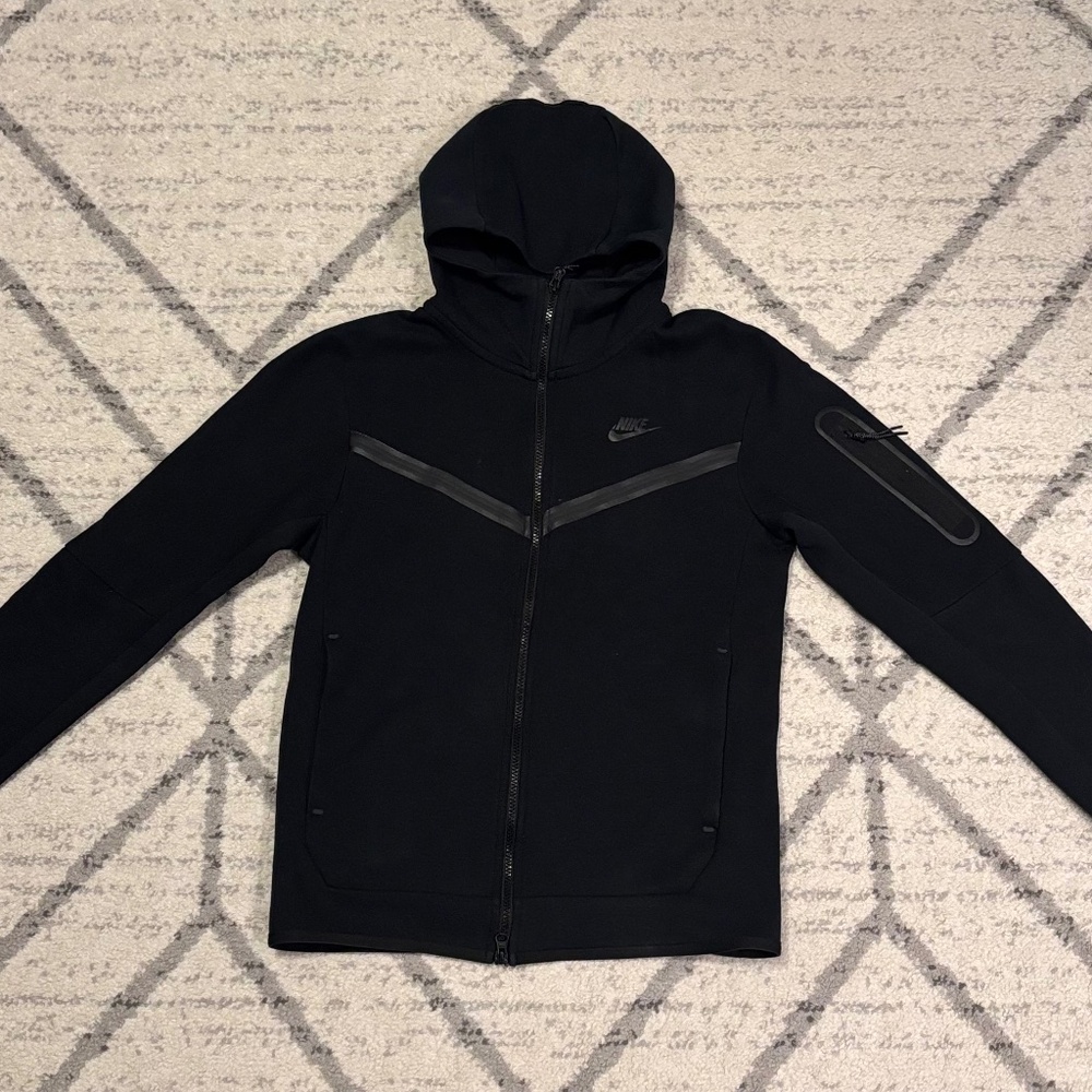 NIKE Tech - Black - Size S